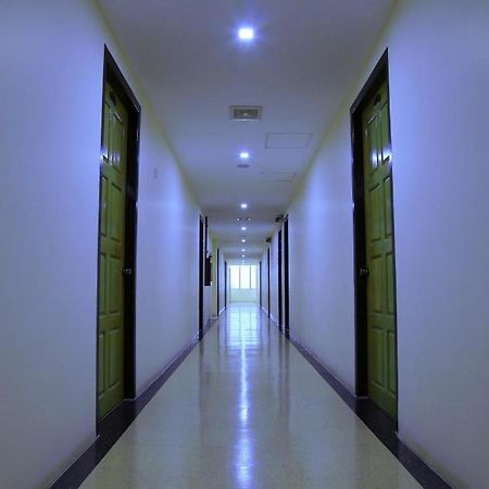 King & Queen Hotel Моун'юа Екстер'єр фото