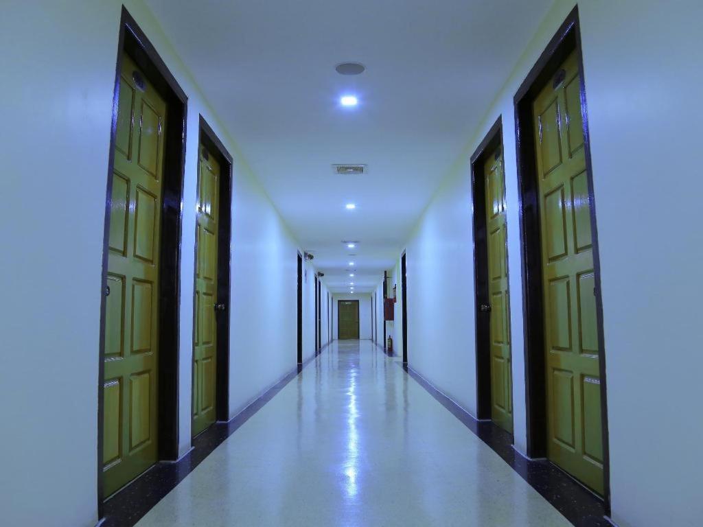 King & Queen Hotel Моун'юа Екстер'єр фото