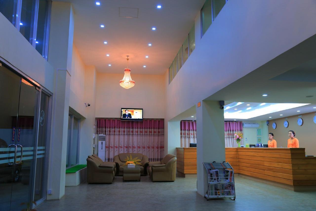 King & Queen Hotel Моун'юа Екстер'єр фото
