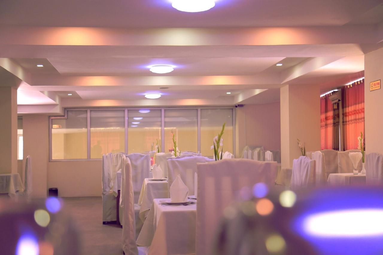 King & Queen Hotel Моун'юа Екстер'єр фото