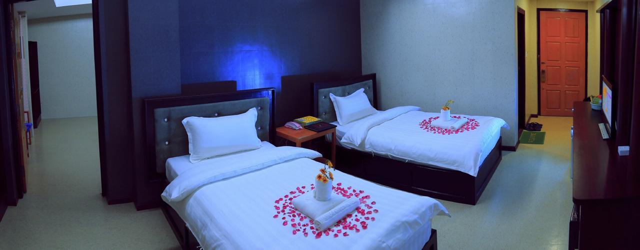 King & Queen Hotel Моун'юа Екстер'єр фото