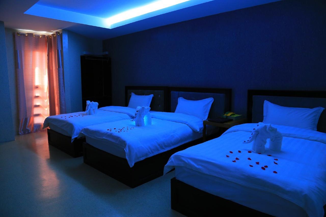 King & Queen Hotel Моун'юа Екстер'єр фото