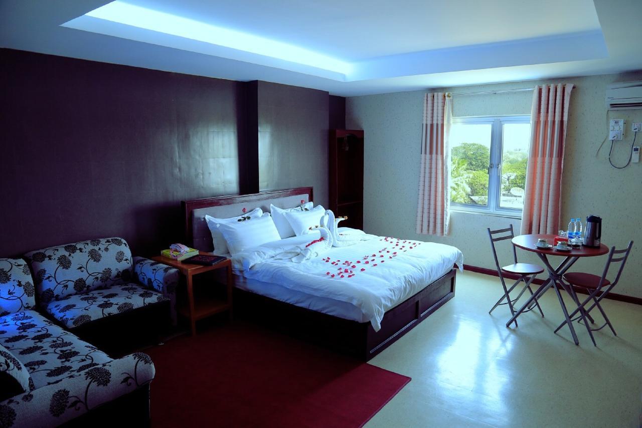 King & Queen Hotel Моун'юа Екстер'єр фото