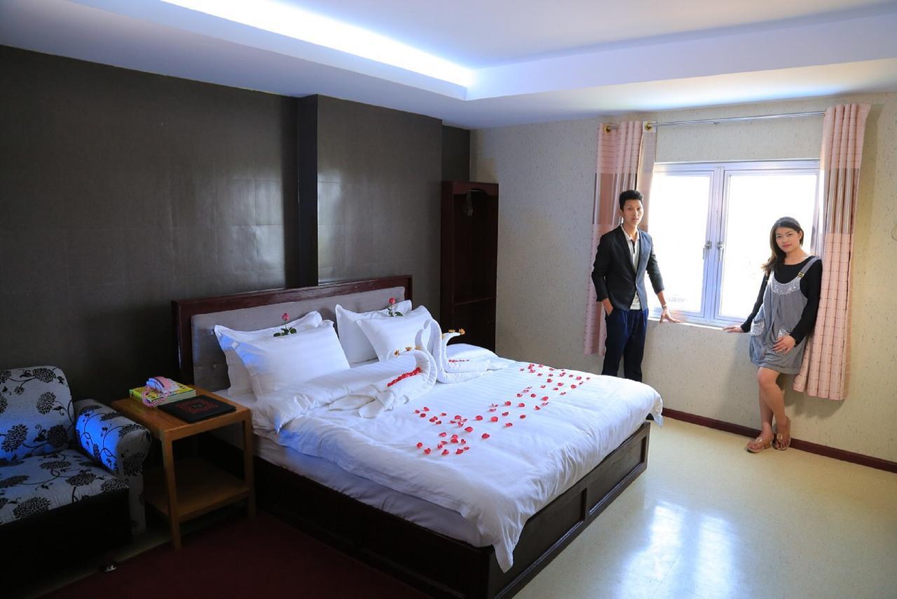 King & Queen Hotel Моун'юа Екстер'єр фото