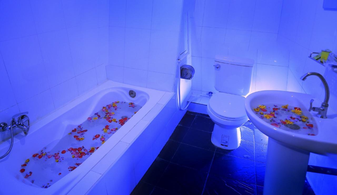 King & Queen Hotel Моун'юа Екстер'єр фото