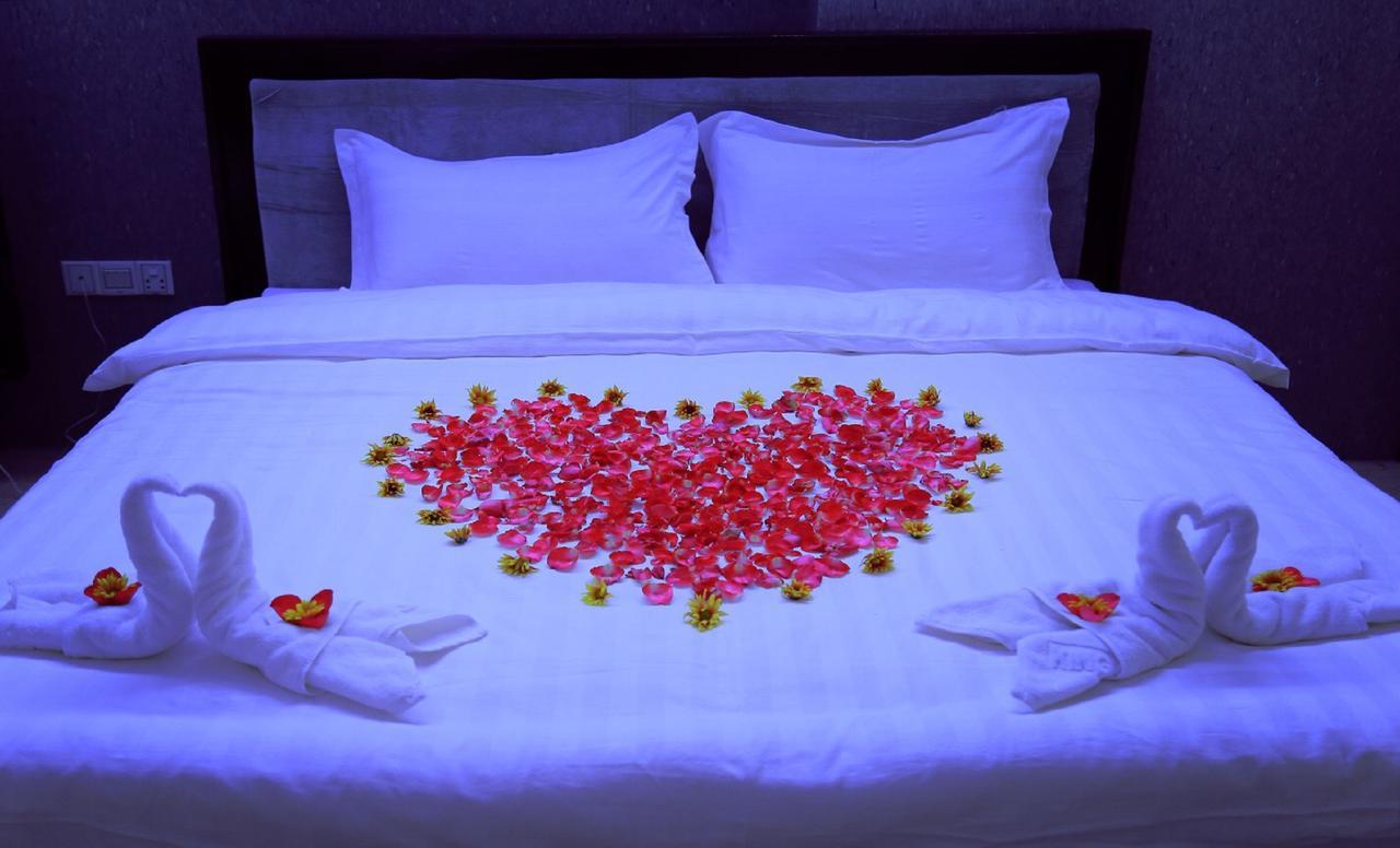 King & Queen Hotel Моун'юа Екстер'єр фото